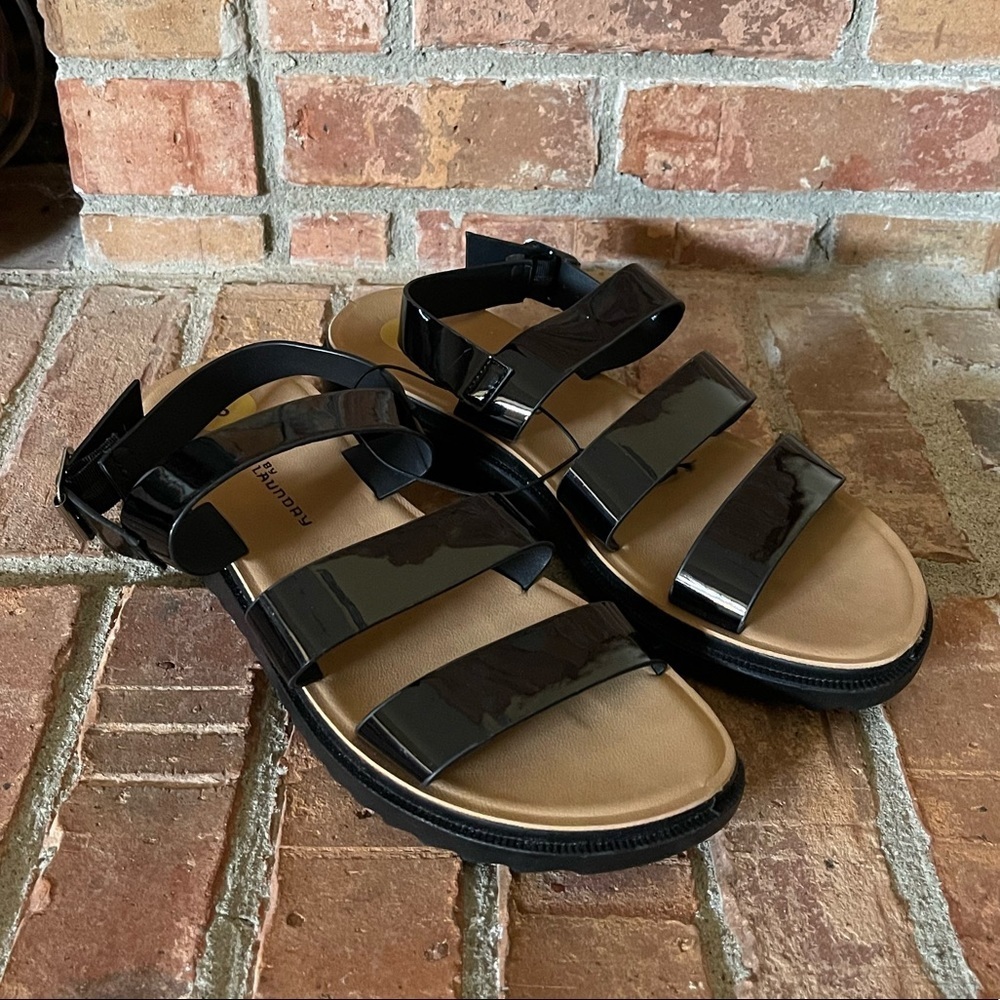 NWOT CL by Laundry Thick Strap Black Sandals